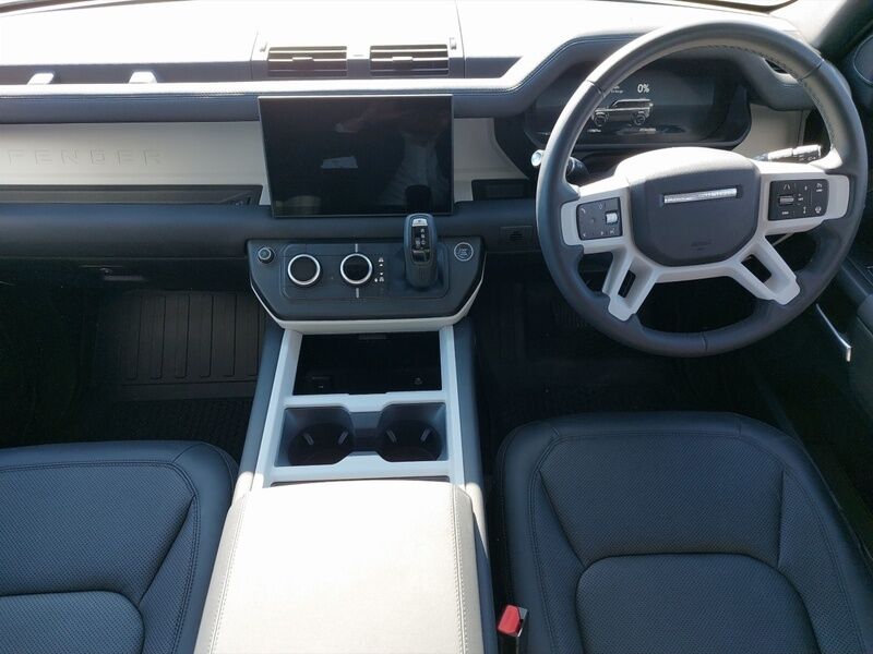 More views of Land Rover Defender