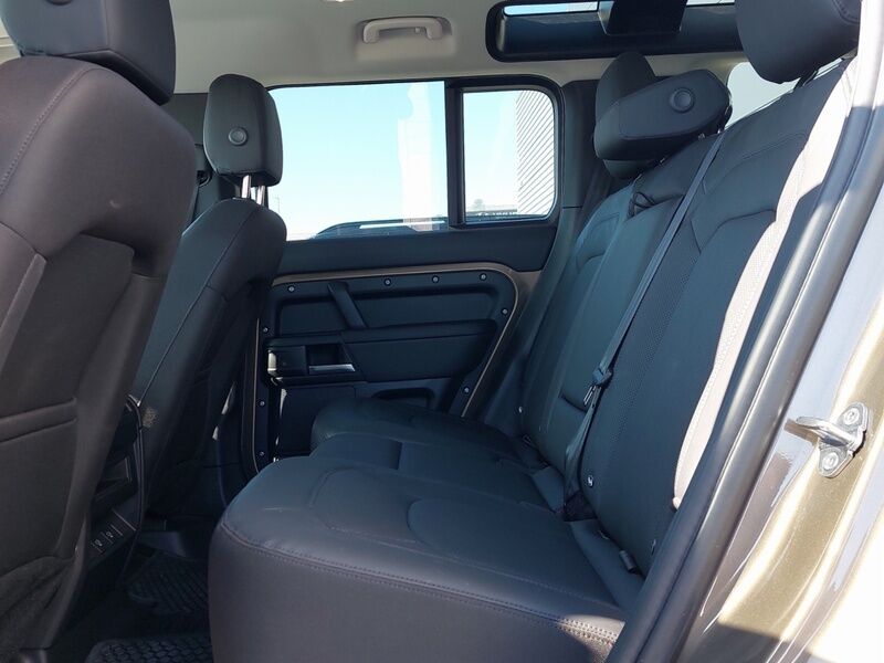 More views of Land Rover Defender