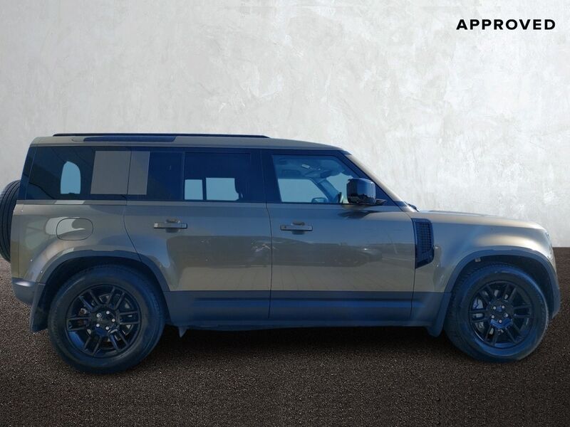 More views of Land Rover Defender