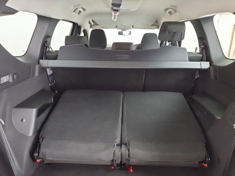 More views of Dacia Jogger