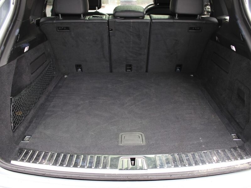 More views of Porsche Cayenne