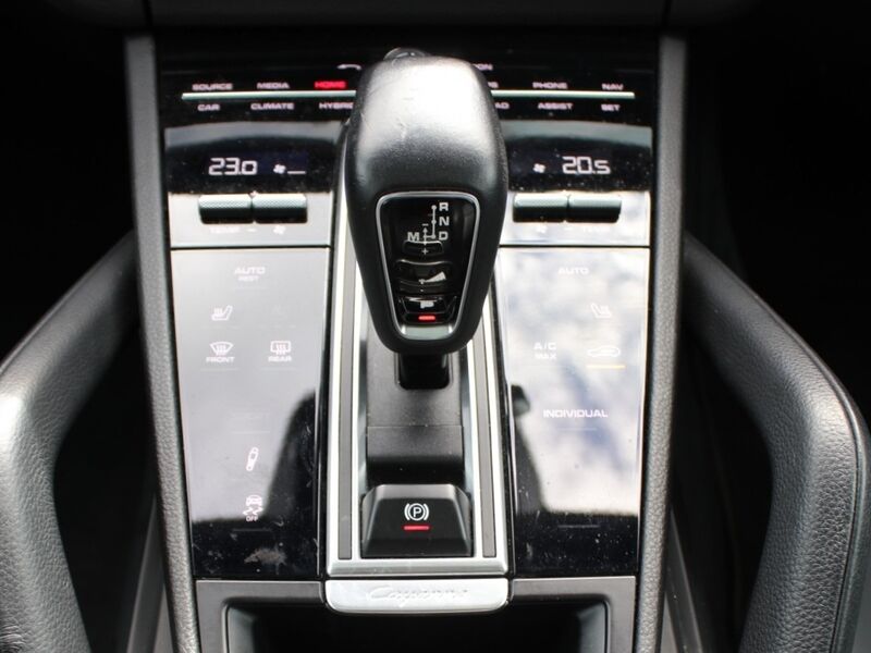 More views of Porsche Cayenne