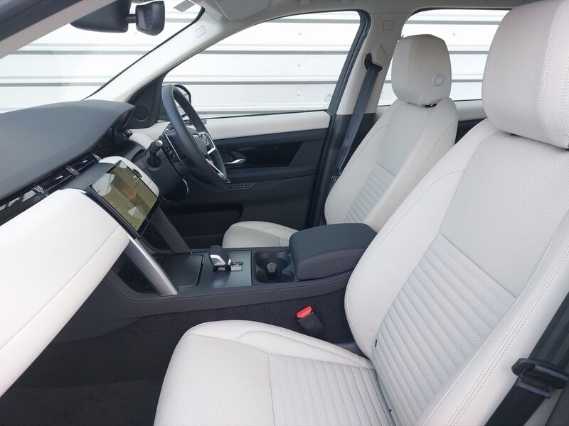 More views of Land Rover Discovery Sport