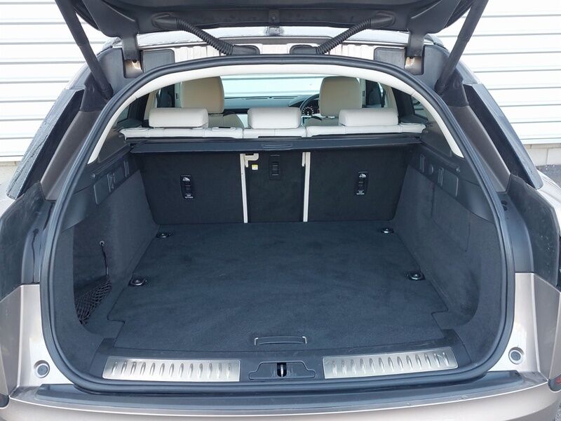 More views of Land Rover Range Rover Velar