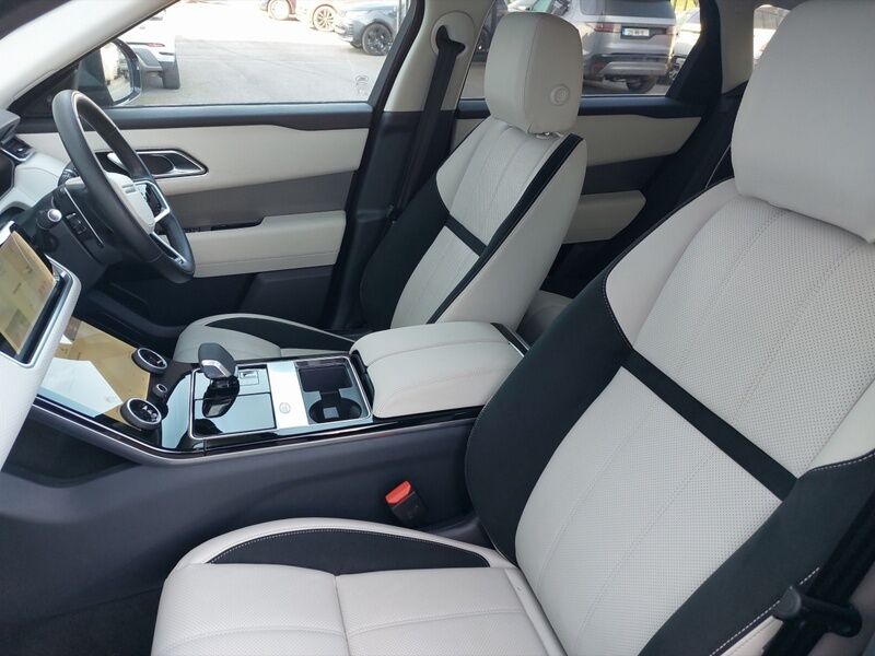 More views of Land Rover Range Rover Velar