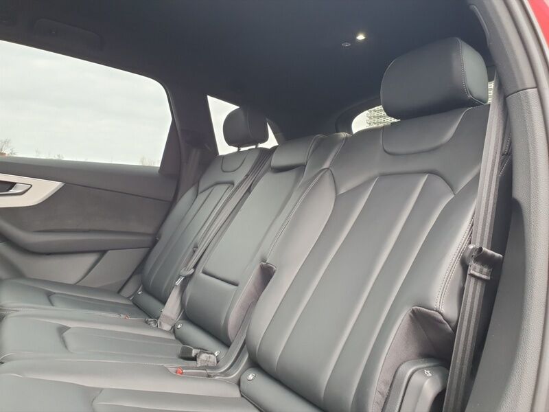 More views of Audi Q7