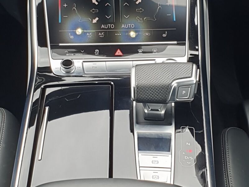 More views of Audi Q7
