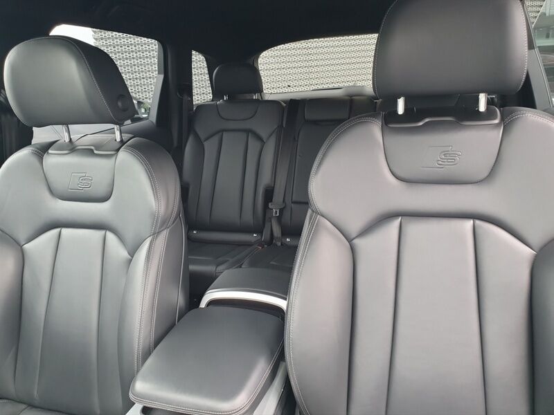 More views of Audi Q7