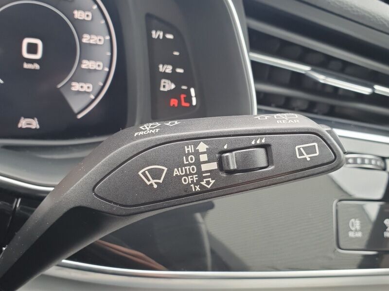 More views of Audi Q7