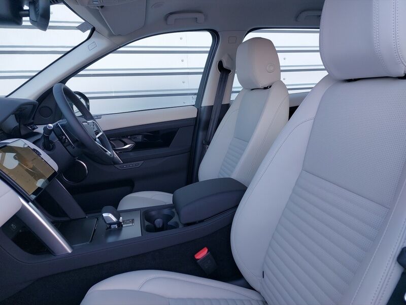 More views of Land Rover Discovery Sport