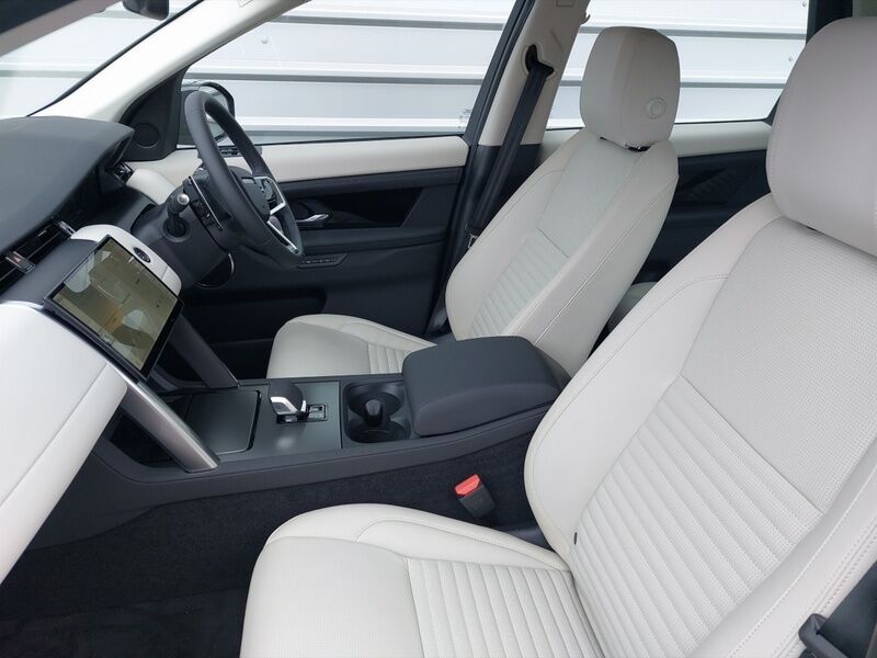 More views of Land Rover Discovery Sport