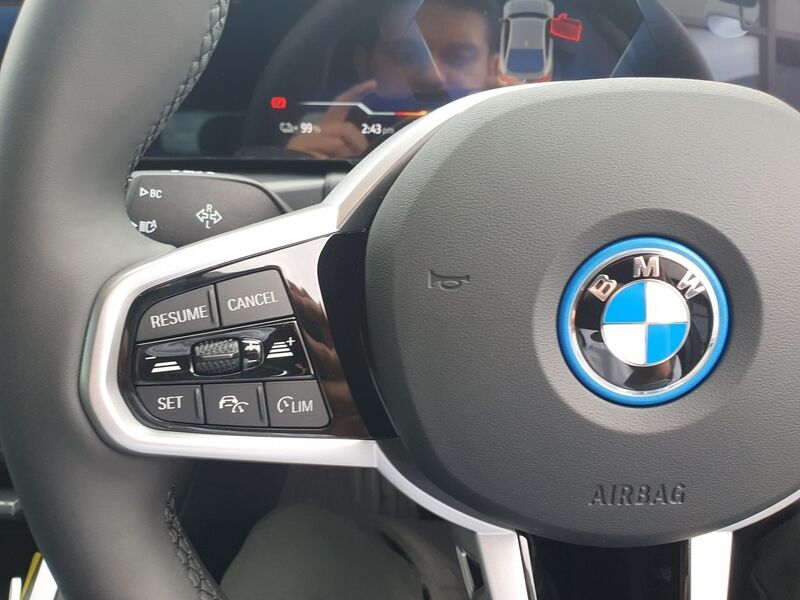 More views of BMW i4