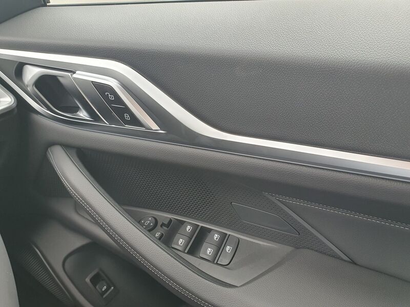 More views of BMW i4
