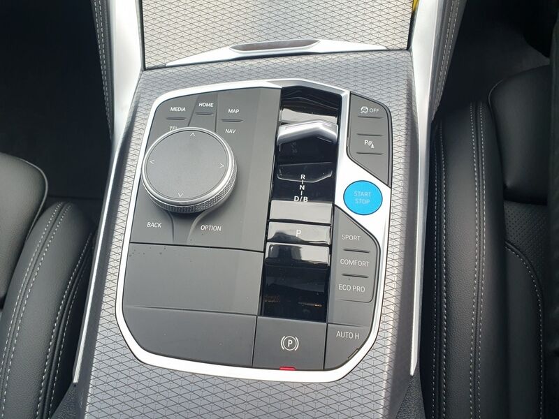 More views of BMW i4
