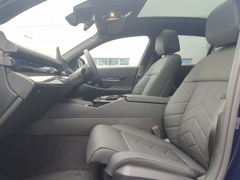 More views of BMW i5