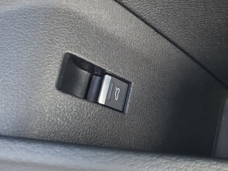 More views of Audi E-Tron