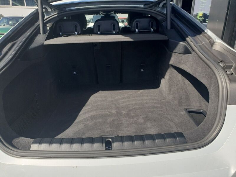 More views of BMW i4