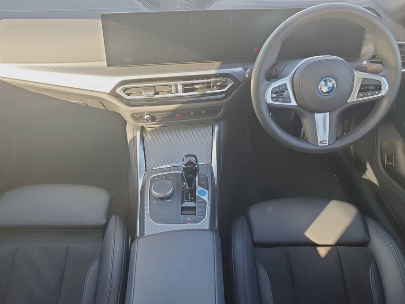 More views of BMW i4