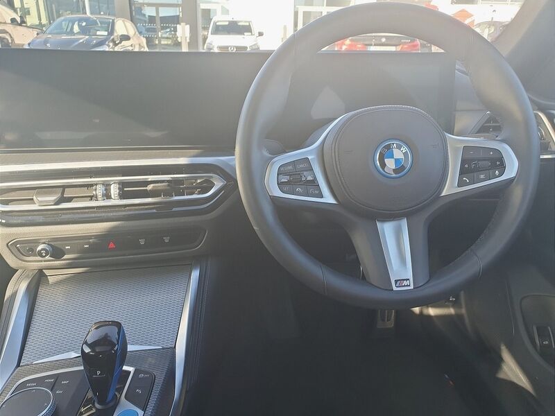 More views of BMW i4