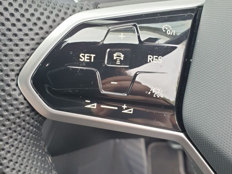 More views of Volkswagen Tiguan
