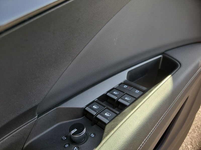 More views of Audi Q4 E-tron
