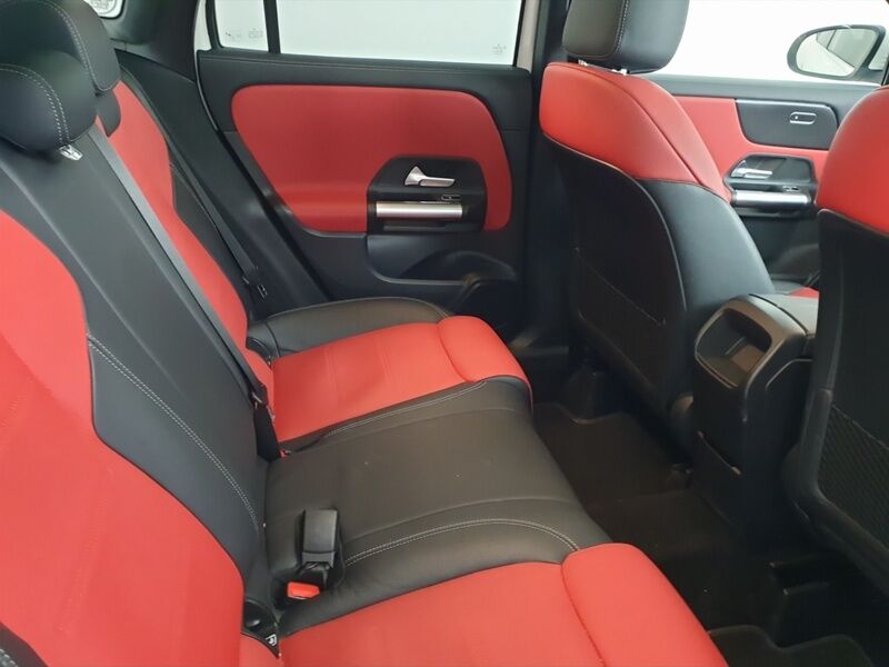 More views of Mercedes-Benz GLA