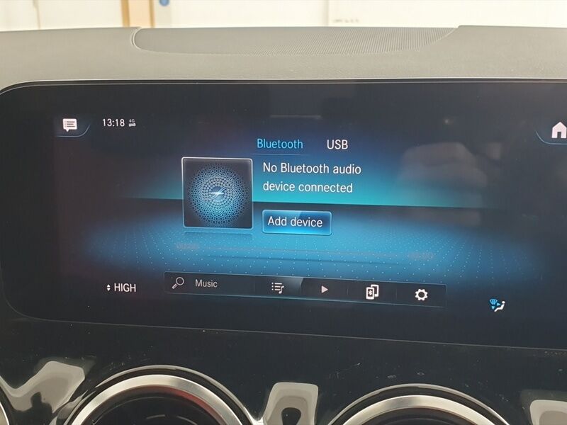 More views of Mercedes-Benz GLA