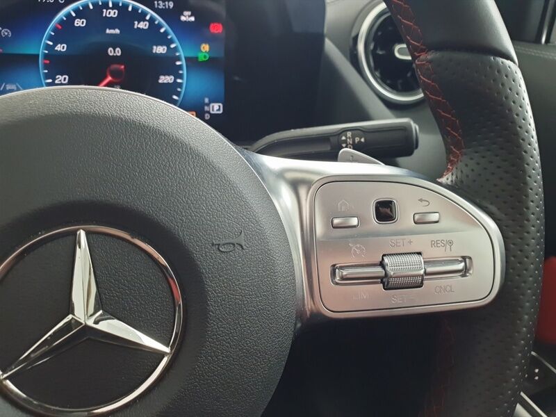 More views of Mercedes-Benz GLA