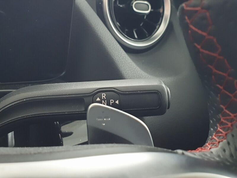 More views of Mercedes-Benz GLA