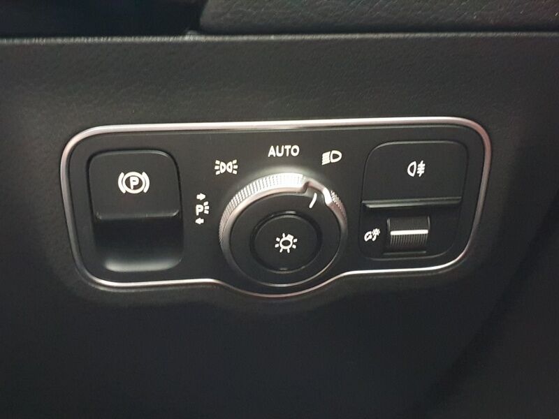 More views of Mercedes-Benz GLA