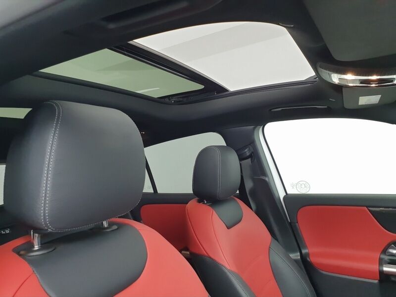 More views of Mercedes-Benz GLA