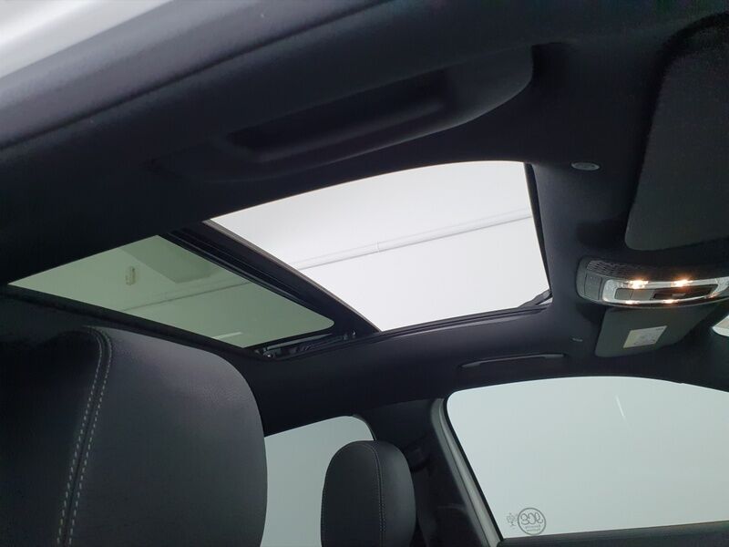 More views of Mercedes-Benz GLA