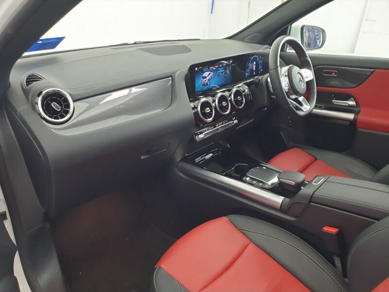 More views of Mercedes-Benz GLA