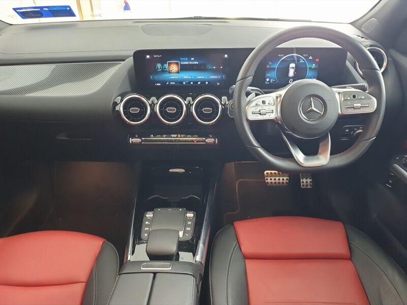 More views of Mercedes-Benz GLA