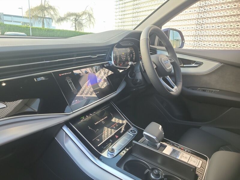 More views of Audi Q8