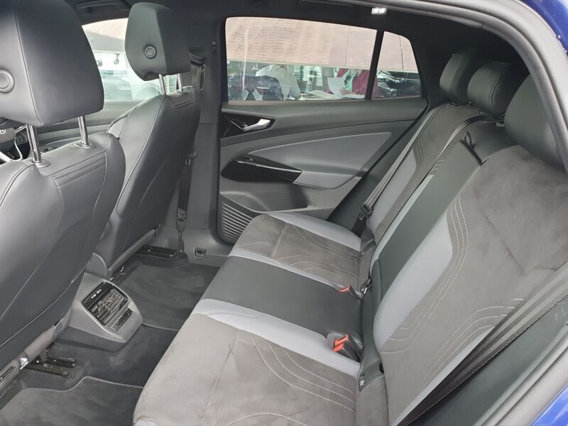 More views of Volkswagen ID.5