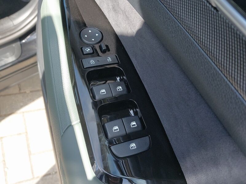 More views of Kia Sportage