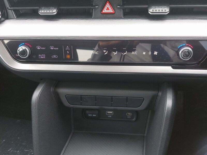 More views of Kia Sportage