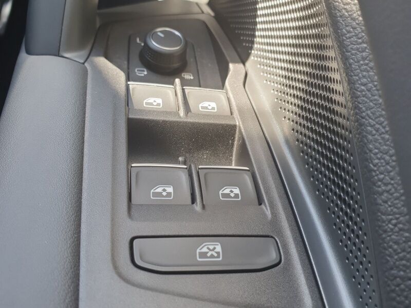 More views of Volkswagen Tiguan