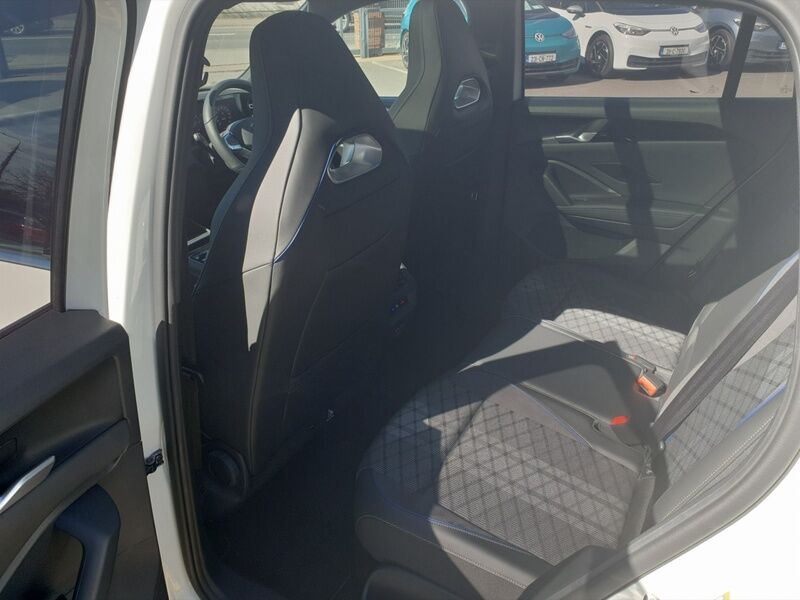 More views of Volkswagen Tiguan