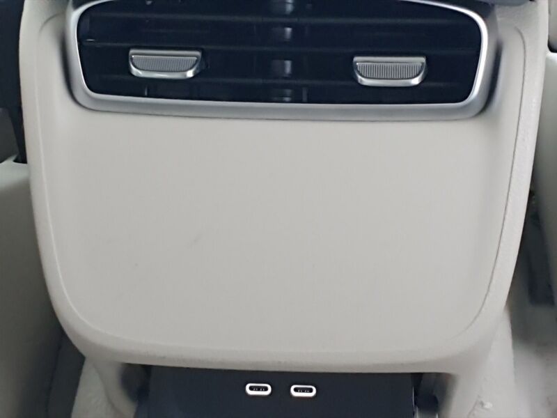 More views of Mercedes-Benz EQS