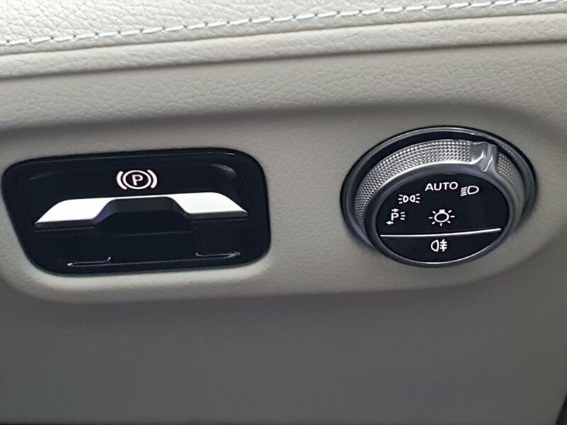 More views of Mercedes-Benz EQS