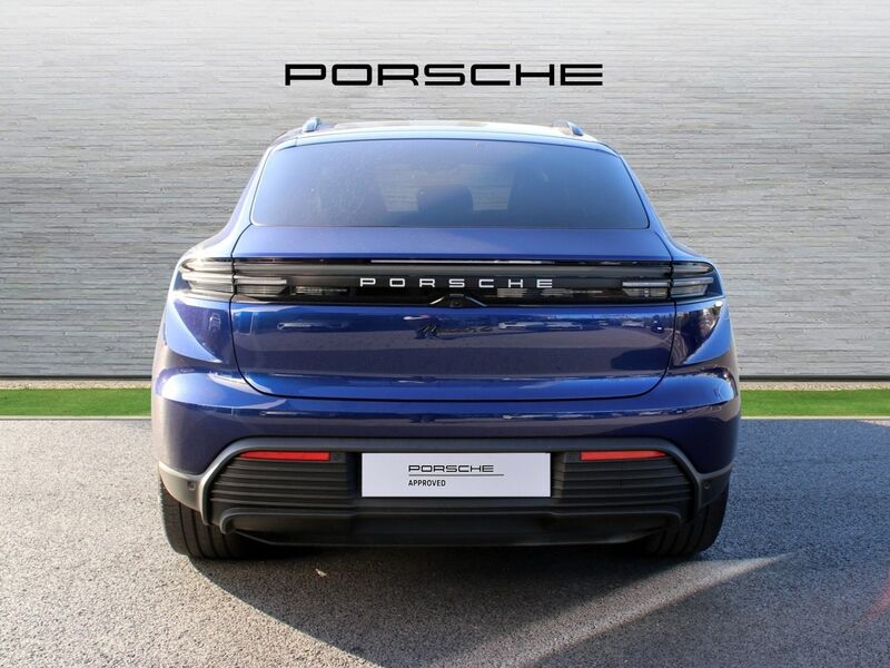 More views of Porsche Macan