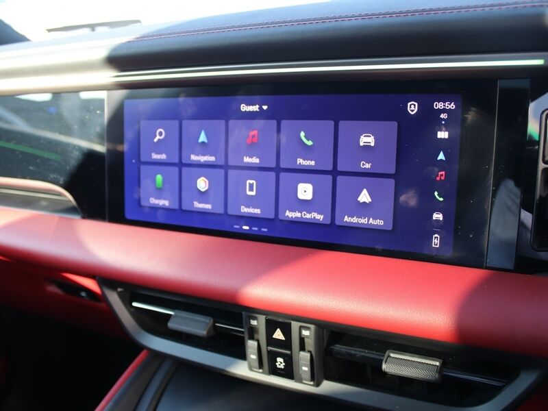 More views of Porsche Macan