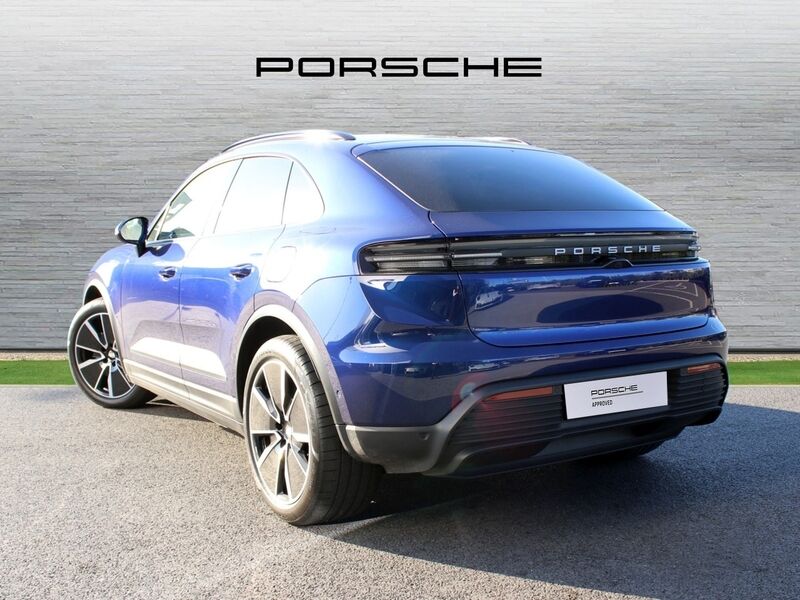More views of Porsche Macan