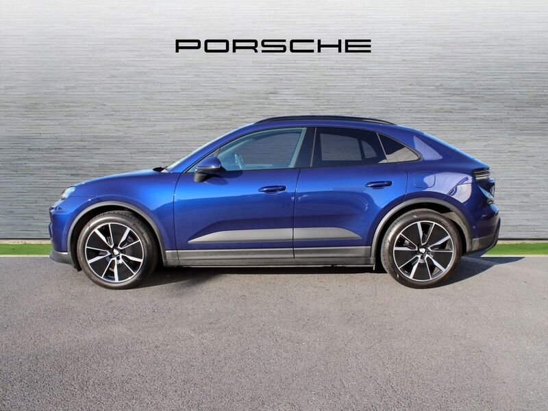 More views of Porsche Macan