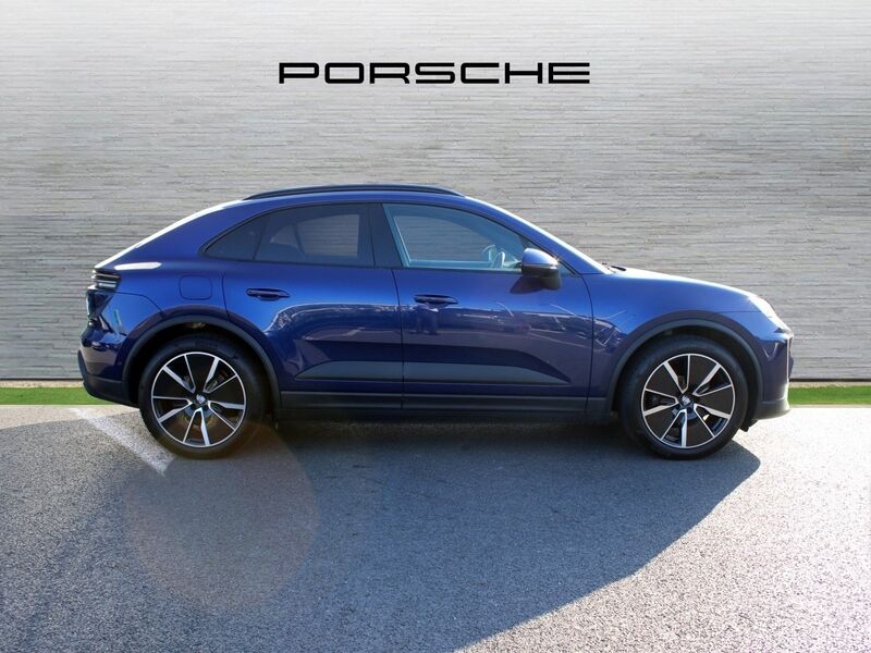 More views of Porsche Macan