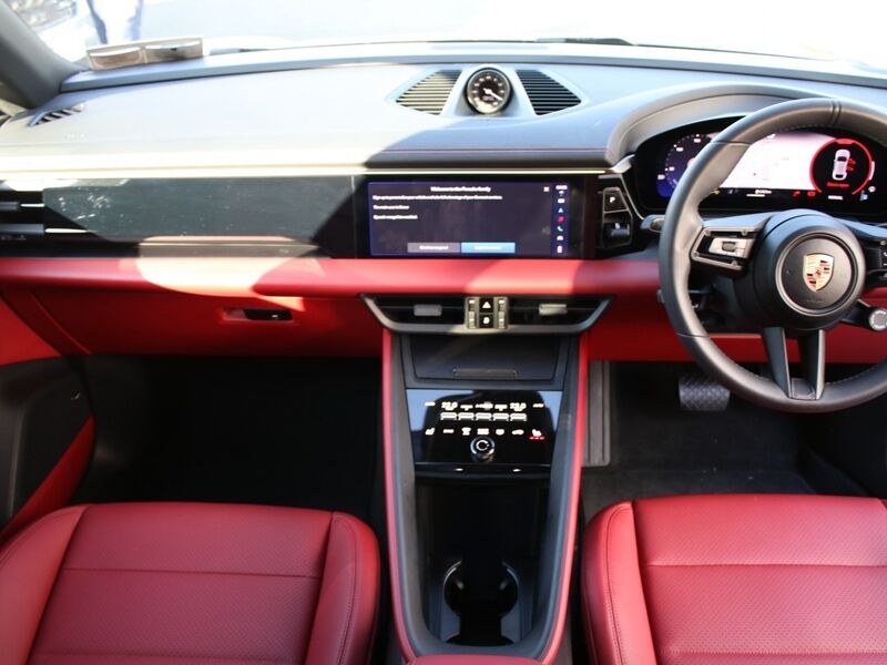 More views of Porsche Macan
