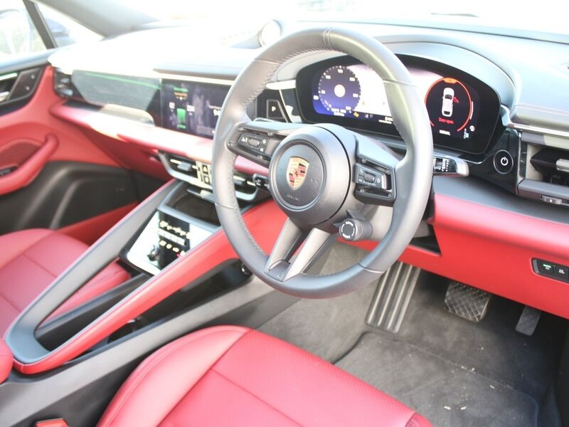 More views of Porsche Macan