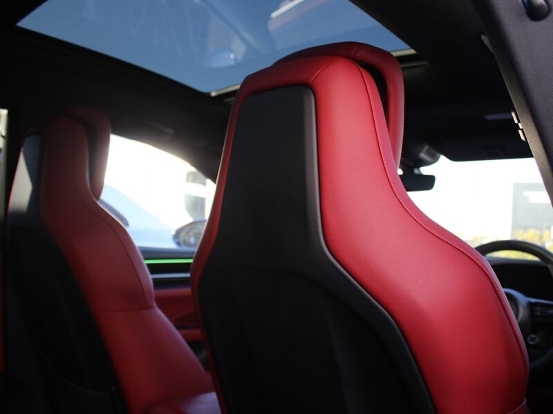 More views of Porsche Macan
